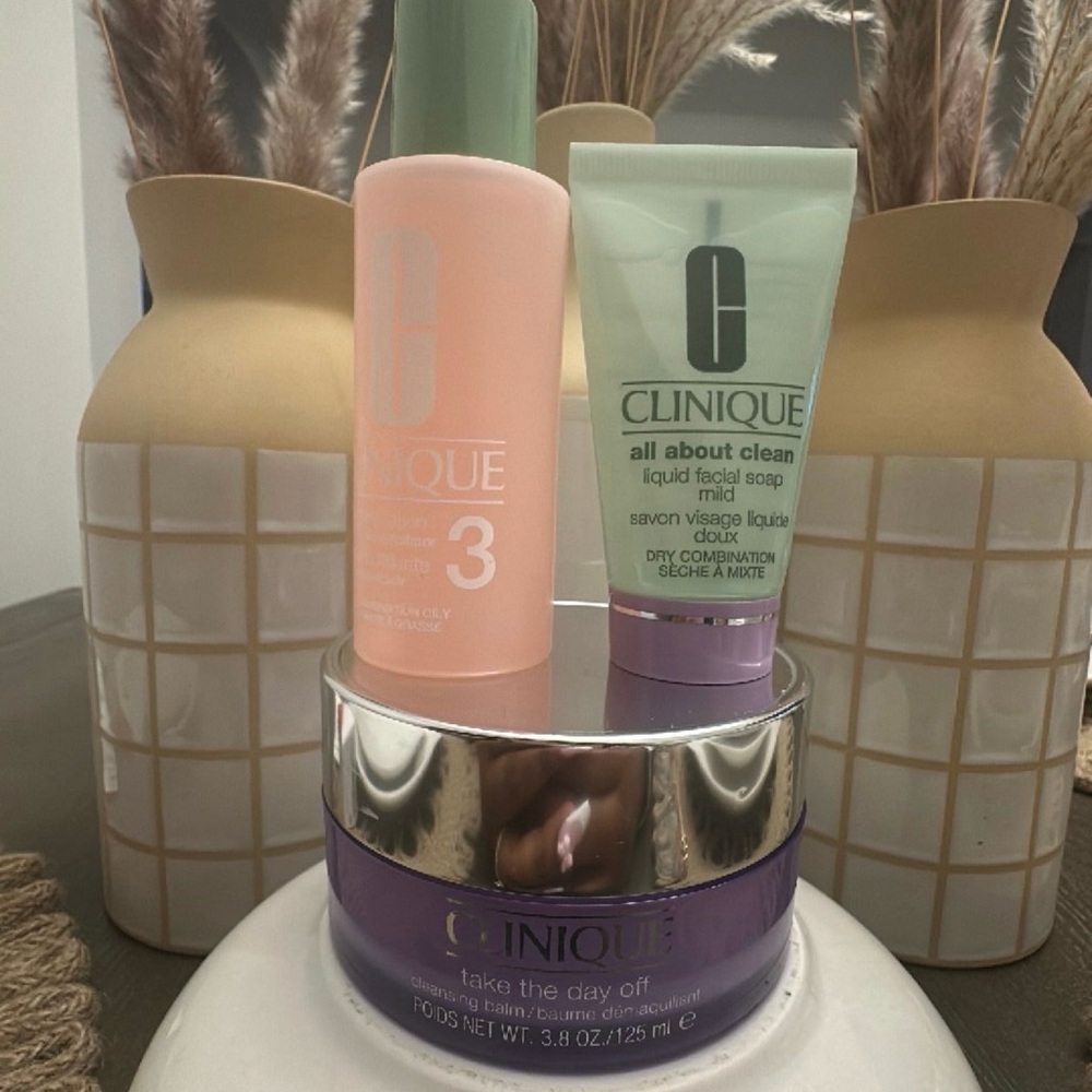 Clinique Cleanser & Exfoliant Set Pink and Green